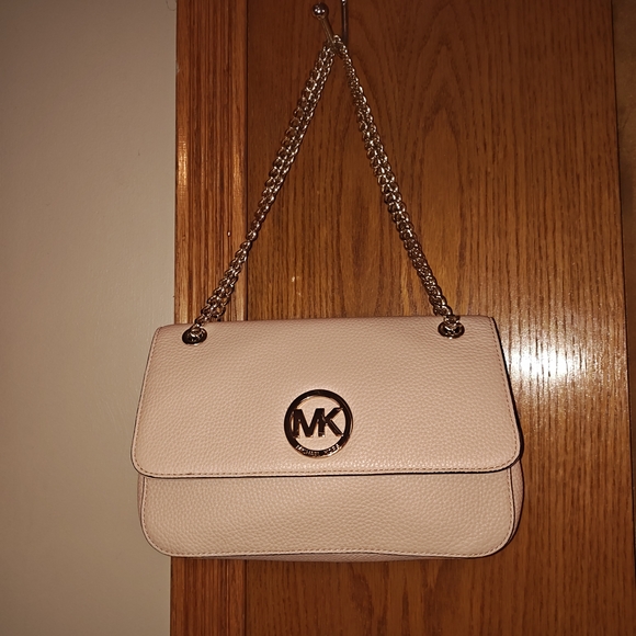 Michael Kors Handbags - Michael Kors Pebbled Leather Chain Shoulder Bag